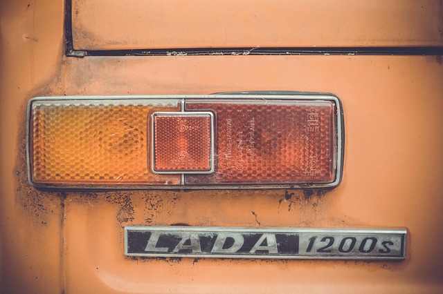 rear-end-car-collision-640x480-38415544.jpeg
