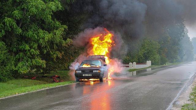 rear-end-car-collision-640x480-1019000.jpeg